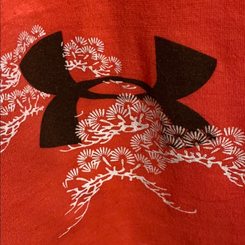 Under Armour top - Picture 3 of 3